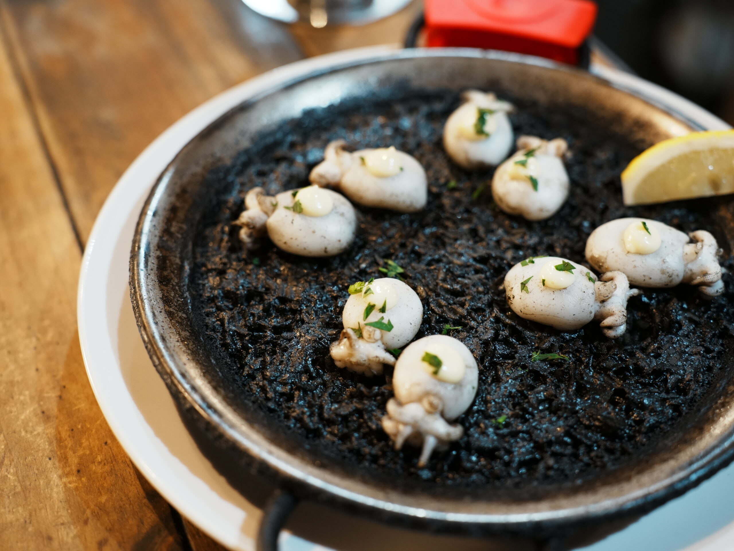 イカスミのパエリア